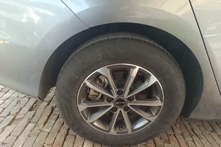 Used BYD Destroyer 05 2023 Champion Edition DM-i 55KM Prestige Model Right Rear Wheel Hub