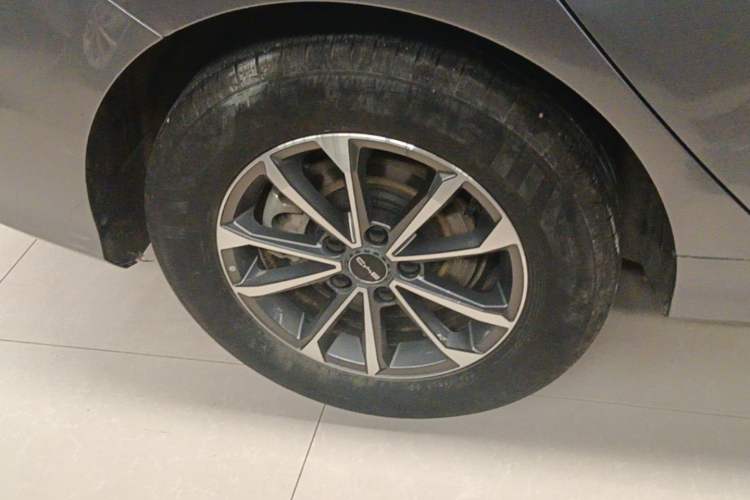 Used BYD Destroyer 05 2023 Champion Edition DM-i 55KM Luxury Model Right Rear Wheel Hub