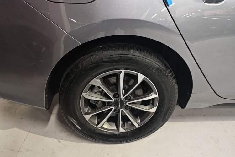 Used BYD Destroyer 05 2023 Champion Edition DM-i 55KM Luxury Model Right Rear Wheel Hub