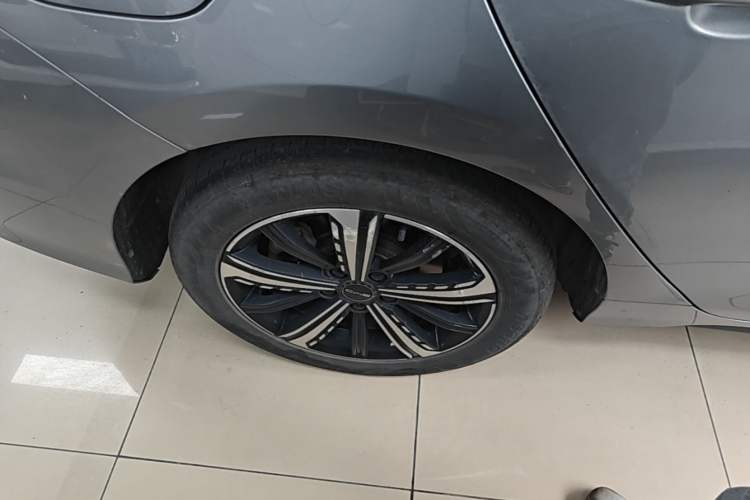 Used BYD Destroyer 05 2023 Champion Edition DM-i 120KM Prestige Model Right Rear Wheel Hub