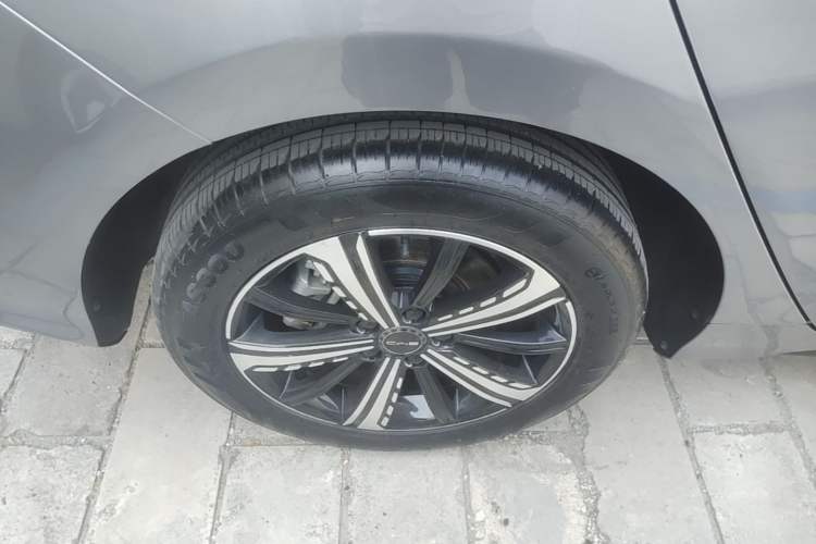 Used BYD Destroyer 05 2023 Champion Edition DM-i 120KM Luxury Model Right Rear Wheel Hub