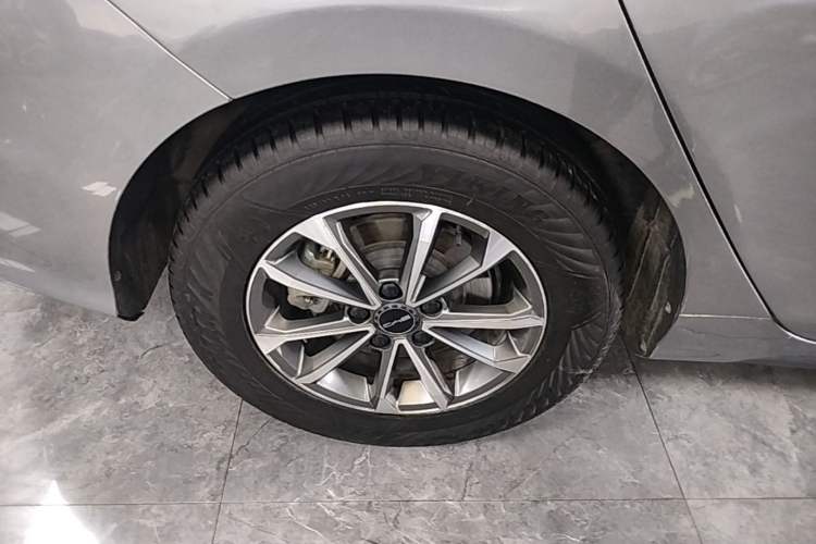 Used BYD Destroyer 05 2023 Champion Edition DM-i 55KM Luxury Model Right Rear Wheel Hub