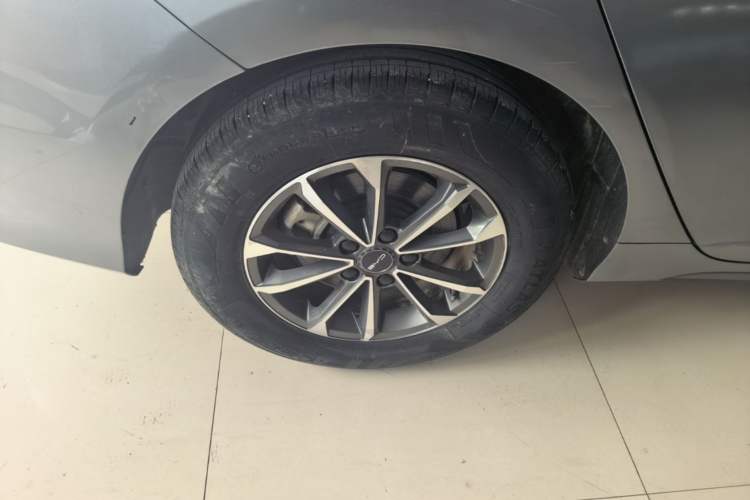 Used BYD Destroyer 05 2023 Champion Edition DM-i 55KM Luxury Model Right Rear Wheel Hub