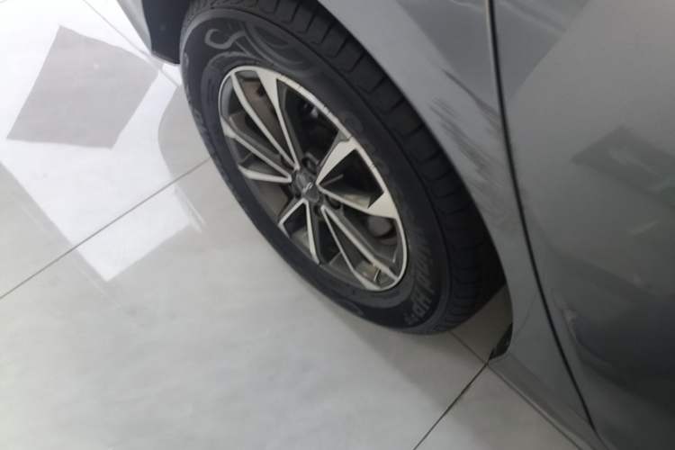 Used BYD Destroyer 05 2023 Champion Edition DM-i 55KM Luxury Model Right Rear Wheel Hub