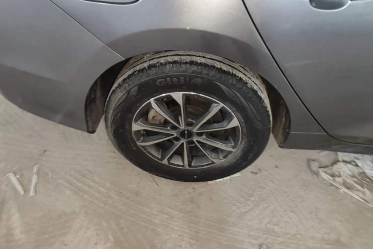 Used BYD Destroyer 05 2023 Champion Edition DM-i 55KM Luxury Model Right Rear Wheel Hub