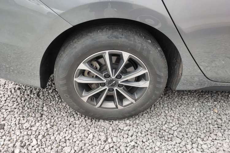 Used BYD Destroyer 05 2023 Champion Edition DM-i 55KM Luxury Model Right Rear Wheel Hub