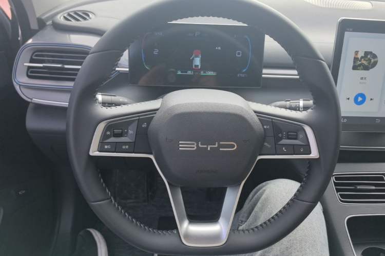 Used BYD Destroyer 05 2023 Champion Edition DM-i 55KM Luxury Model Steering Wheel