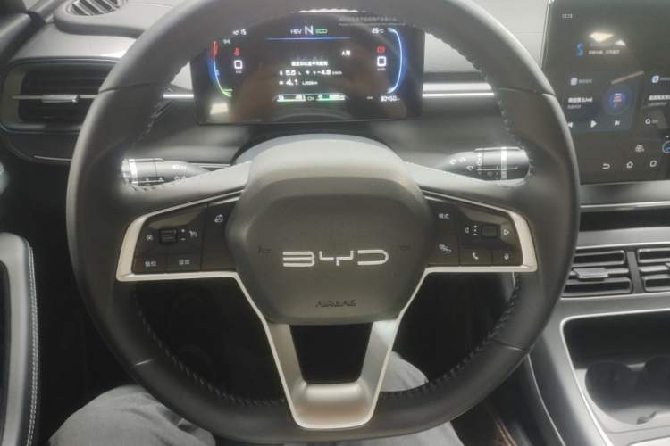 Used BYD Destroyer 05 2023 Champion Edition DM-i 120KM Luxury Model Steering Wheel