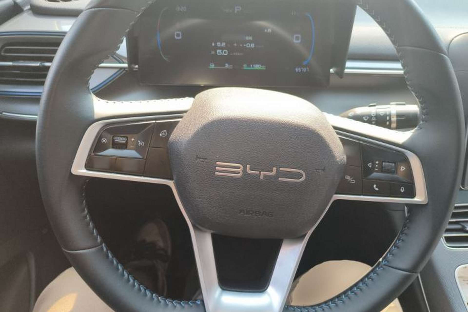 Used BYD Destroyer 05 2023 Champion Edition DM-i 55KM Luxury Model Steering Wheel