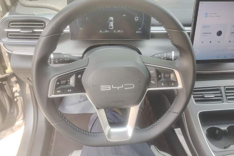 Used BYD Destroyer 05 2023 Champion Edition DM-i 120KM Luxury Model Steering Wheel