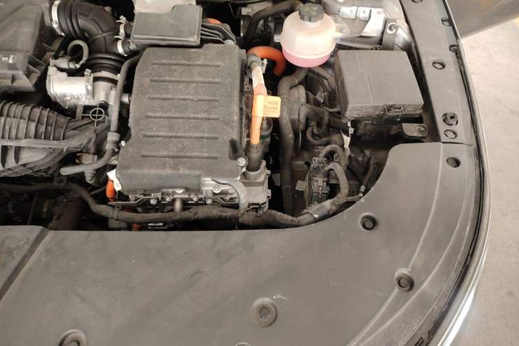 Used BYD Destroyer 05 2023 Champion Edition DM-i 55KM Luxury Model Engine Bay Left