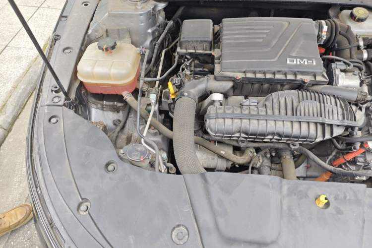 Used BYD Destroyer 05 2023 Champion Edition DM-i 120KM Prestige Model Engine Bay Right