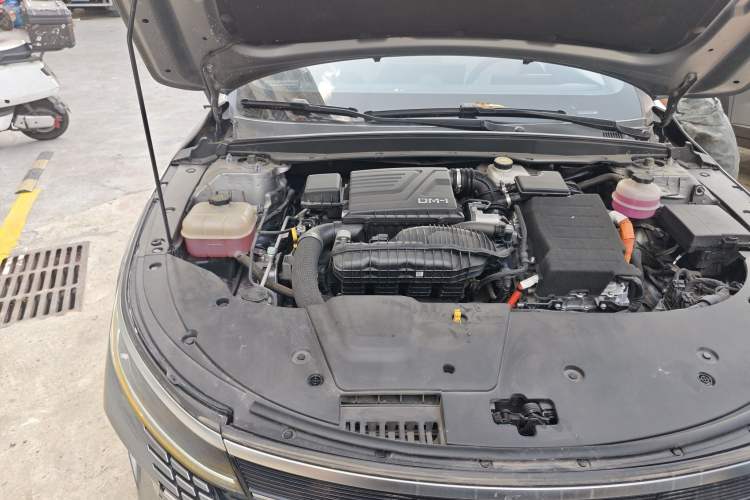 Used BYD Destroyer 05 2023 Champion Edition DM-i 55KM Luxury Model Engine Bay Right