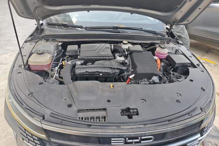 Used BYD Destroyer 05 2023 Champion Edition DM-i 55KM Luxury Model Engine Bay