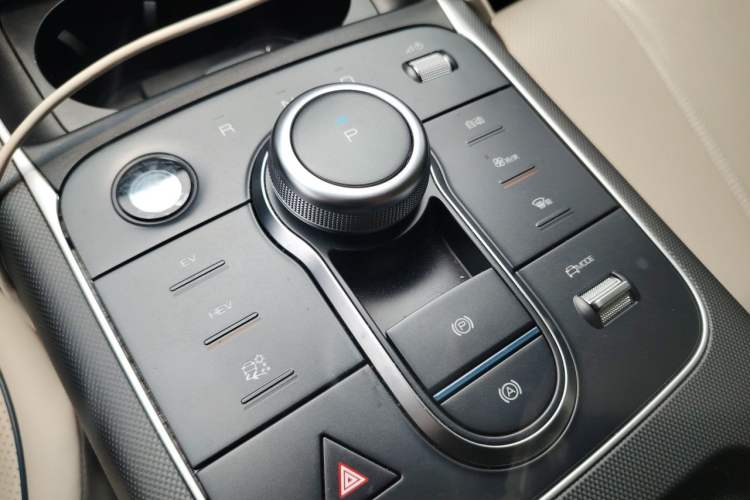 Used BYD Destroyer 05 2023 Champion Edition DM-i 55KM Luxury Model Gear Lever