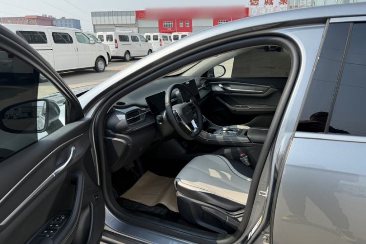 Used BYD Destroyer 05 2023 Champion Edition DM-i 55KM Luxury Model Interior 3