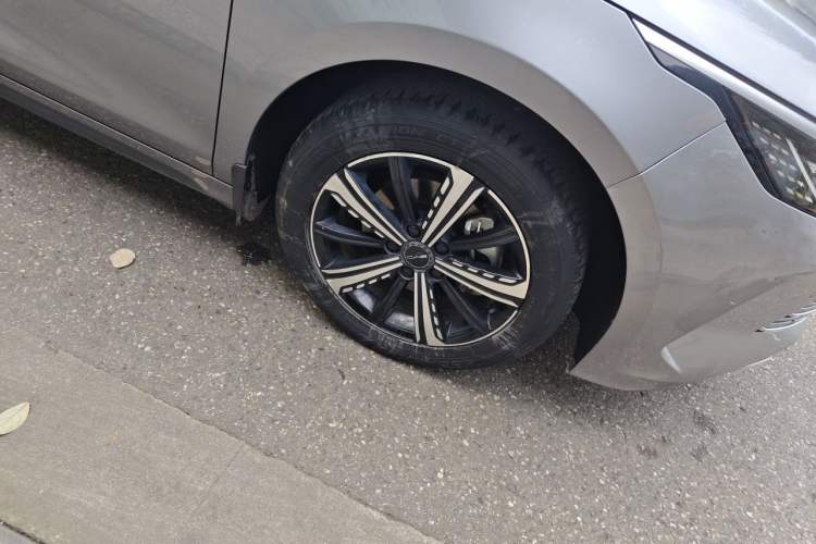 Used BYD Destroyer 05 2023 Champion Edition DM-i 120KM Prestige Model Right Front Wheel Hub