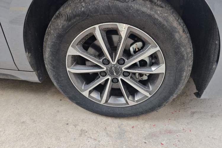 Used BYD Destroyer 05 2023 Champion Edition DM-i 55KM Luxury Model Right Front Wheel Hub