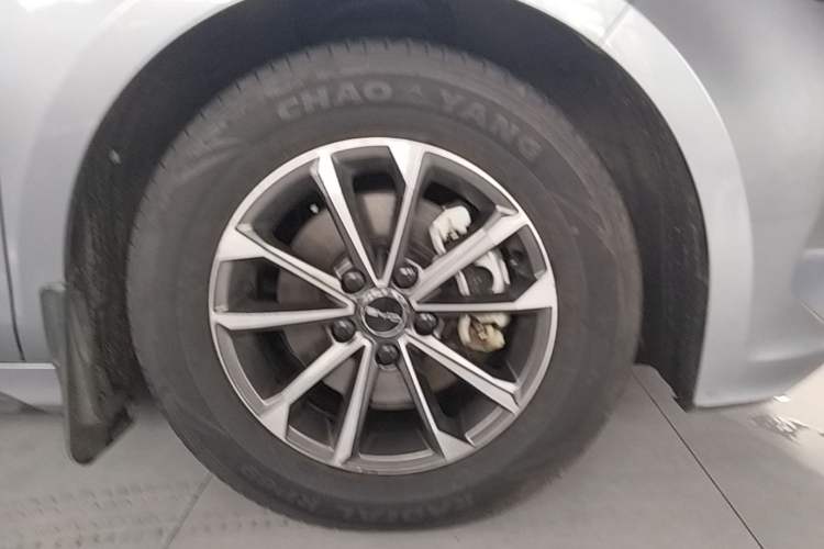 Used BYD Destroyer 05 2023 Champion Edition DM-i 55KM Luxury Model Right Rear Wheel Hub