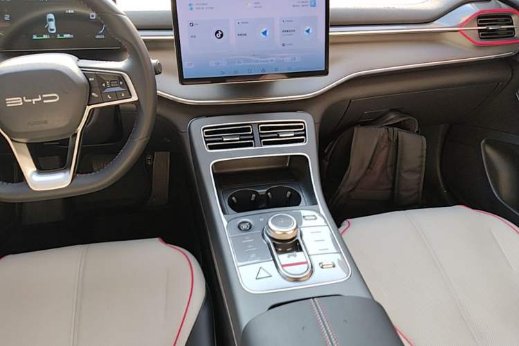 Used BYD Destroyer 05 2023 Champion Edition DM-i 55KM Luxury Model Audio And AC Panel