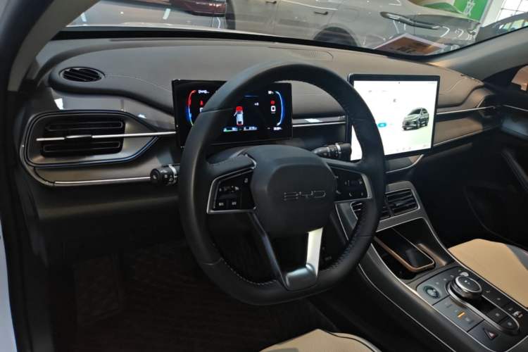 Used BYD Destroyer 05 2023 Champion Edition DM-i 120KM Prestige Model Center Console