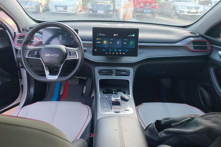 Used BYD Destroyer 05 2023 Champion Edition DM-i 55KM Luxury Model Center Console