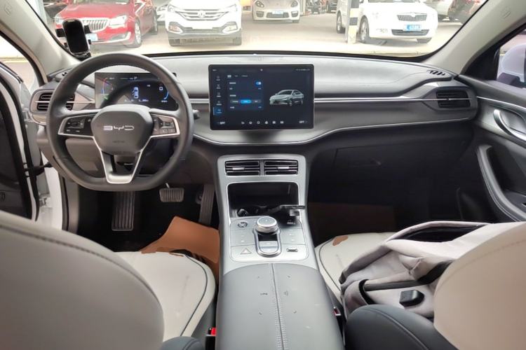 Used BYD Destroyer 05 2023 Champion Edition DM-i 120KM Luxury Model Center Console