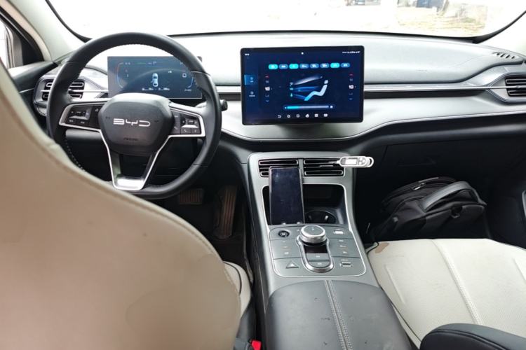 Used BYD Destroyer 05 2023 Champion Edition DM-i 55KM Luxury Model Center Console