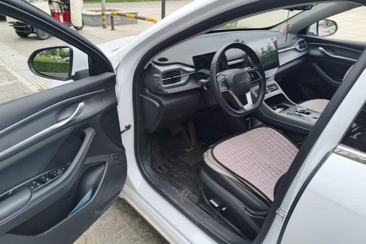 Used BYD Destroyer 05 2023 Champion Edition DM-i 120KM Prestige Model Driver Seat