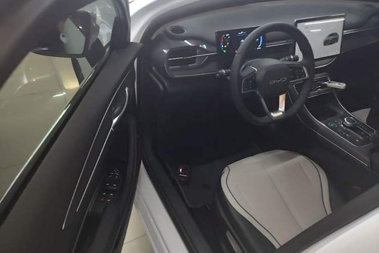 Used BYD Destroyer 05 2023 Champion Edition DM-i 120KM Luxury Model Driver Seat