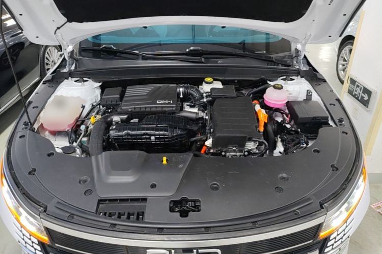 Used BYD Destroyer 05 2023 Champion Edition DM-i 120KM Luxury Model Engine Bay