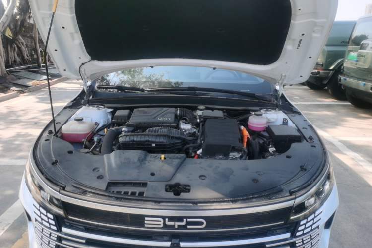 Used BYD Destroyer 05 2023 Champion Edition DM-i 120KM Prestige Model Engine Bay