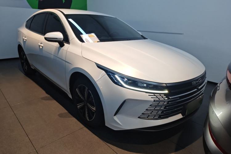 Used BYD Destroyer 05 2023 Champion Edition DM-i 120KM Prestige Model Front Right 45 Deg