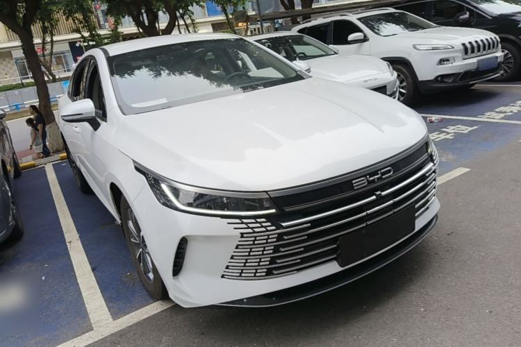 Used BYD Destroyer 05 2023 Champion Edition DM-i 55KM Luxury Model Front Right 45 Deg