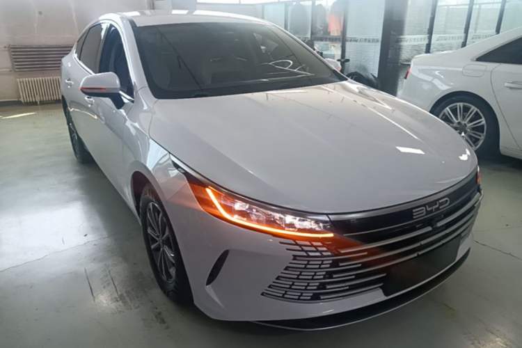Used BYD Destroyer 05 2023 Champion Edition DM-i 55KM Luxury Model Front Right 45 Deg