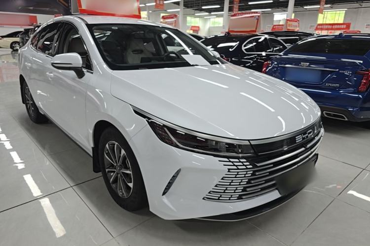 Used BYD Destroyer 05 2023 Champion Edition DM-i 55KM Luxury Model Front Right 45 Deg