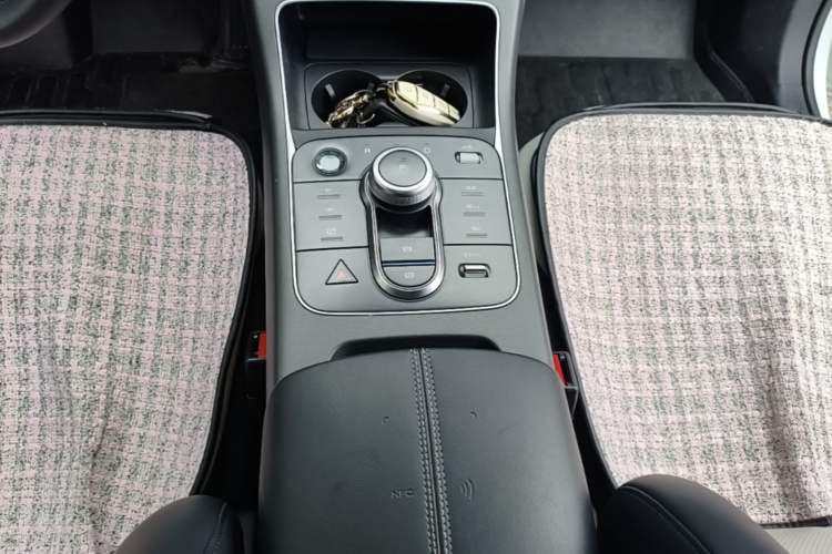 Used BYD Destroyer 05 2023 Champion Edition DM-i 120KM Prestige Model Gear Lever