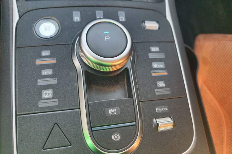 Used BYD Destroyer 05 2023 Champion Edition DM-i 120KM Prestige Model Gear Lever