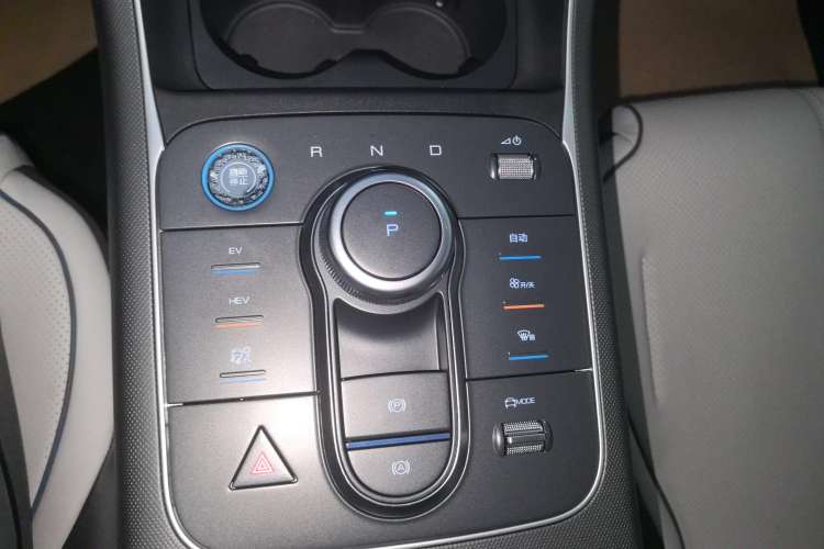 Used BYD Destroyer 05 2023 Champion Edition DM-i 120KM Prestige Model Gear Lever
