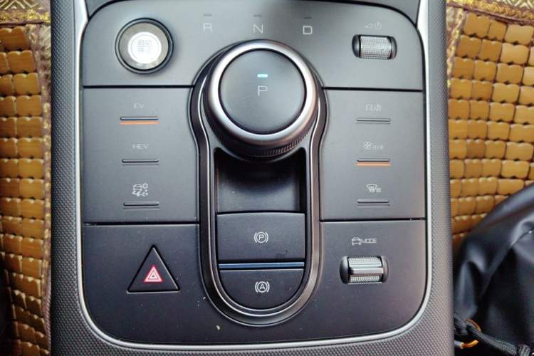 Used BYD Destroyer 05 2023 Champion Edition DM-i 55KM Luxury Model Gear Lever