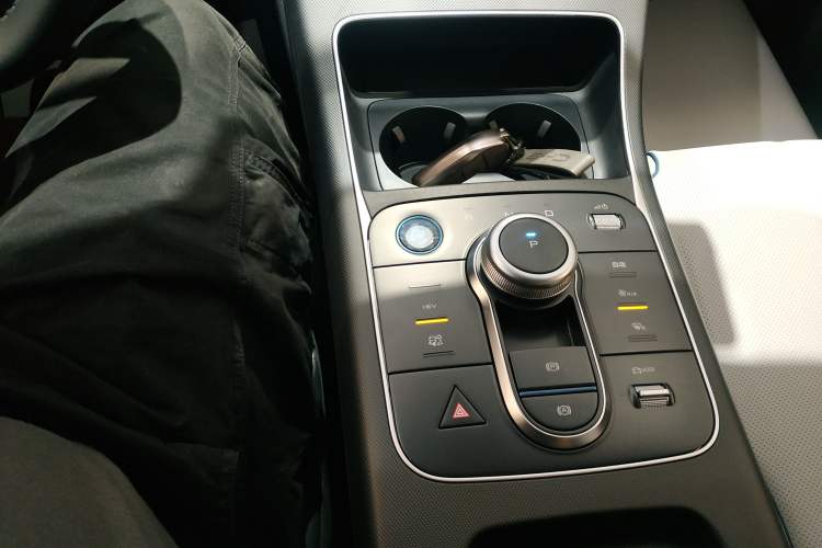 Used BYD Destroyer 05 2023 Champion Edition DM-i 120KM Prestige Model Gear Lever