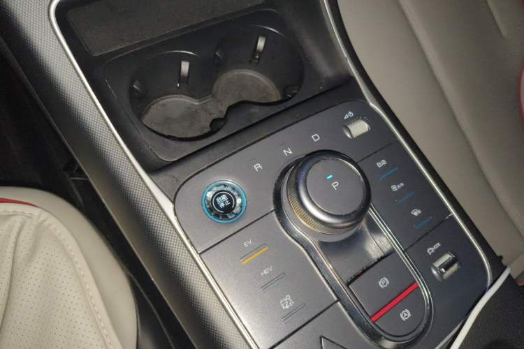 Used BYD Destroyer 05 2023 Champion Edition DM-i 120KM Luxury Model Gear Lever