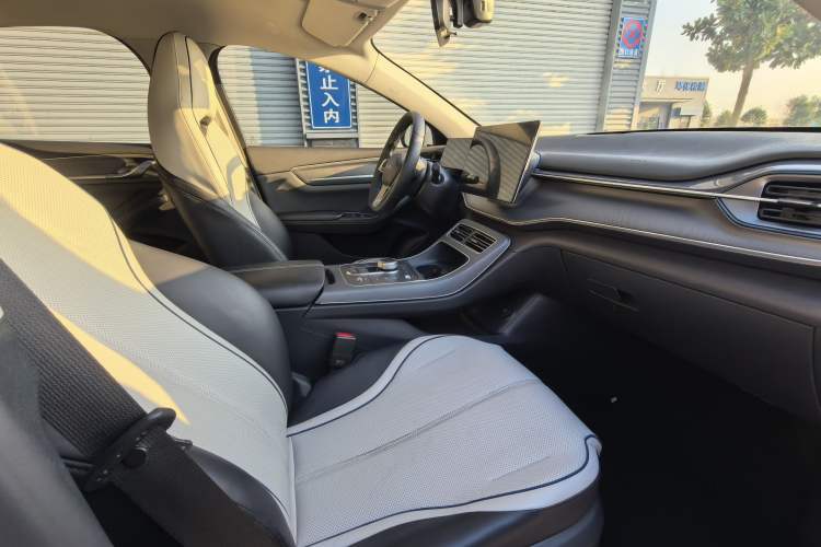 Used BYD Destroyer 05 2023 Champion Edition DM-i 120KM Prestige Model Interior 4