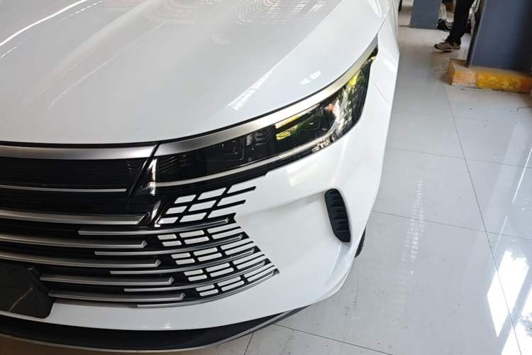 Used BYD Destroyer 05 2023 Champion Edition DM-i 120KM Prestige Model Left Front Headlight