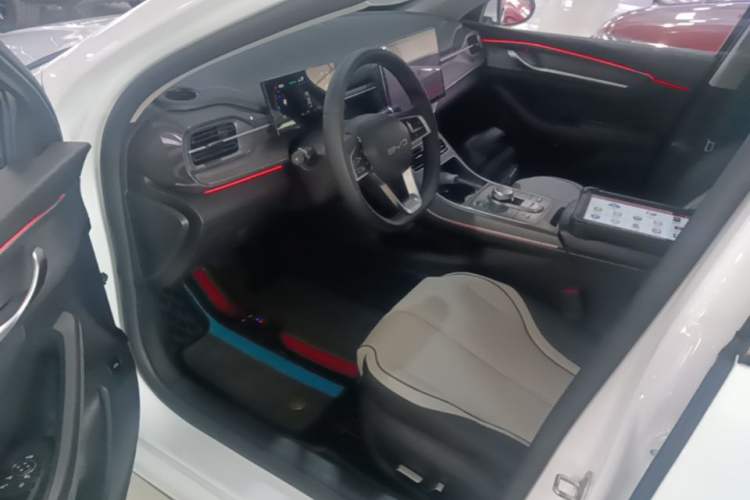 Used BYD Destroyer 05 2023 Champion Edition DM-i 120KM Prestige Model Left Front Seat