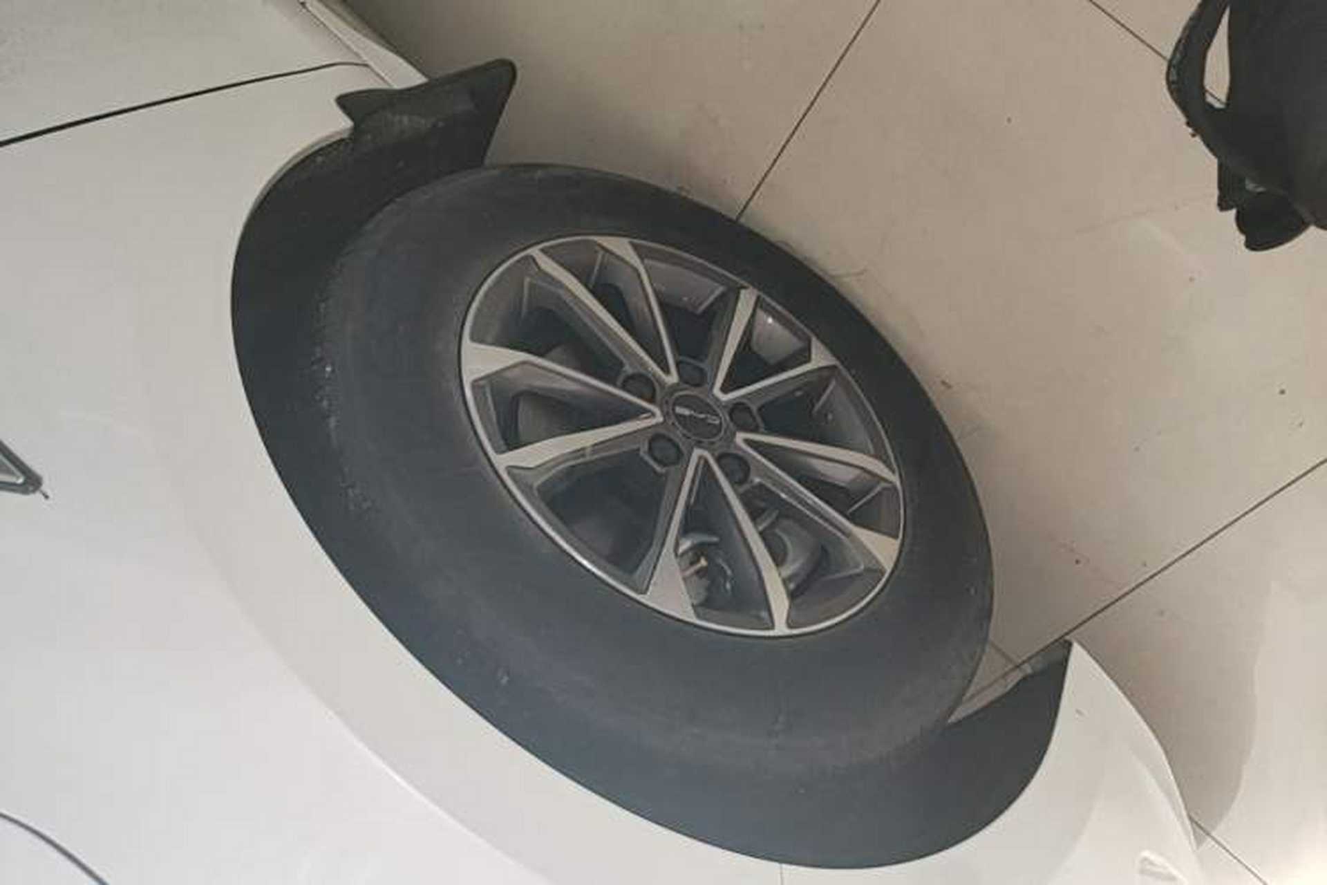 Used BYD Destroyer 05 2023 Champion Edition DM-i 55KM Luxury Model Left Front Wheel Hub