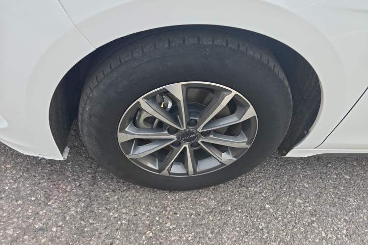 Used BYD Destroyer 05 2023 Champion Edition DM-i 55KM Prestige Model Left Front Wheel Hub