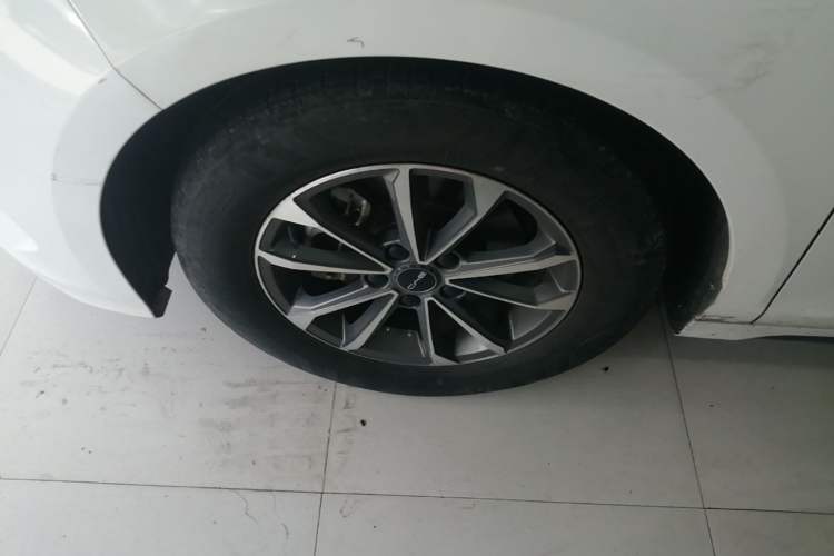 Used BYD Destroyer 05 2023 Champion Edition DM-i 55KM Luxury Model Left Front Wheel Hub
