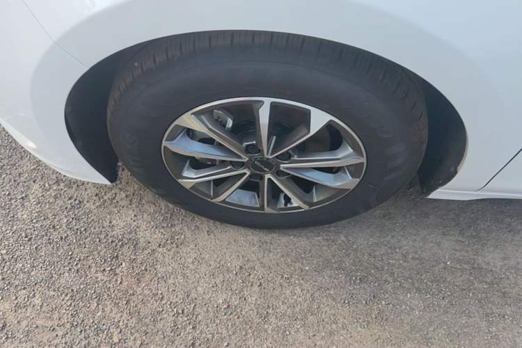 Used BYD Destroyer 05 2023 Champion Edition DM-i 55KM Luxury Model Left Front Wheel Hub