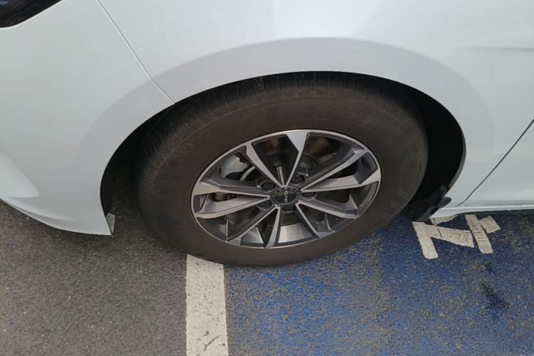 Used BYD Destroyer 05 2023 Champion Edition DM-i 55KM Luxury Model Left Front Wheel Hub